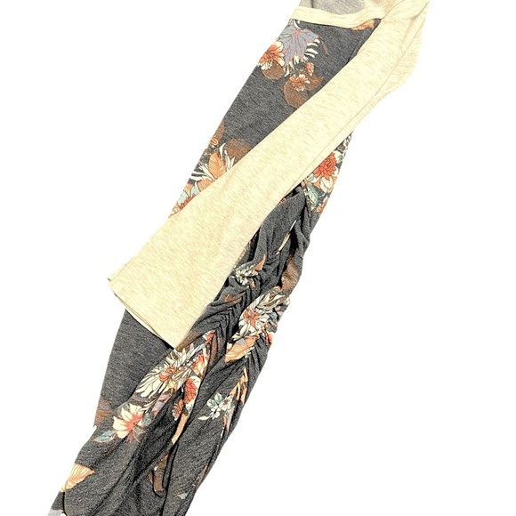 Maternity Hello MIZ 3/4 sleeve shirt | Size Medium - Picture 2 of 2